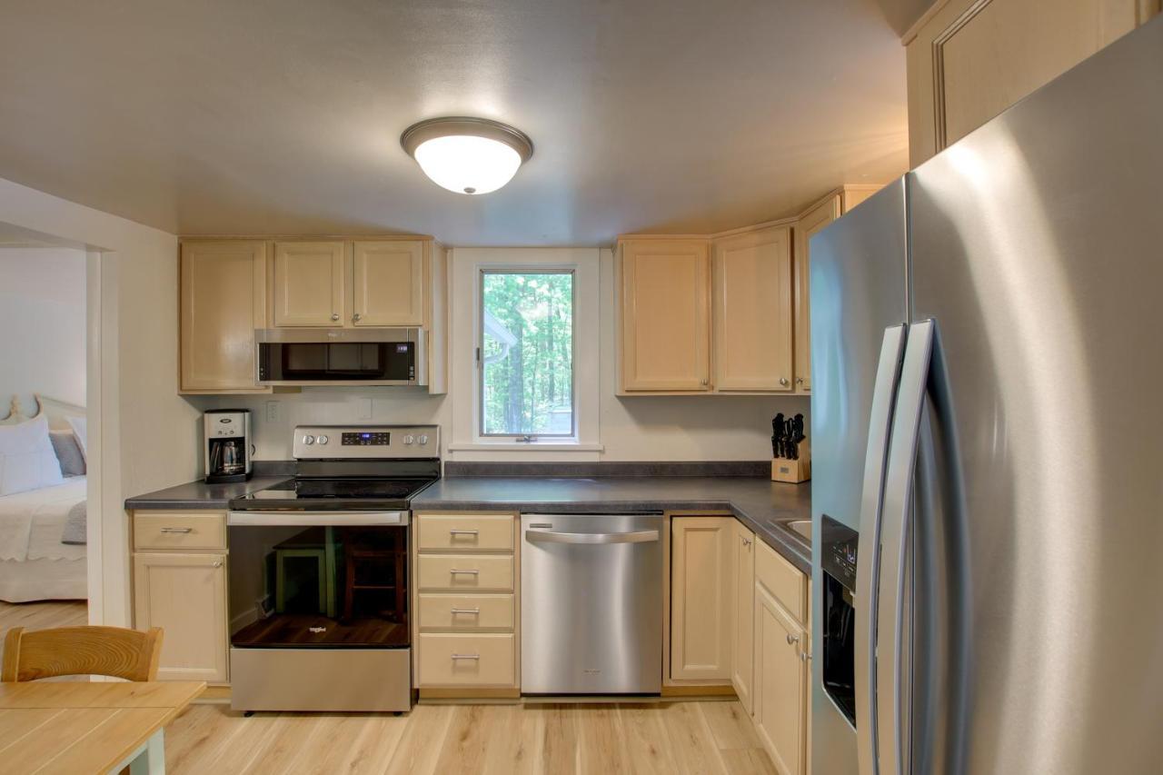 Updated Home With Deck 2 Mi To Sister Bay Beach! Exterior foto